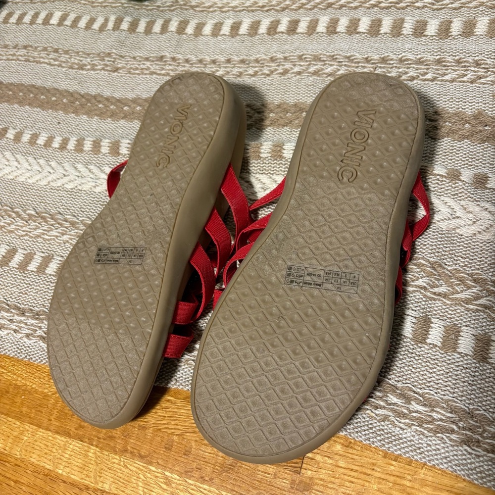 Vionic Red Tia Sandals 8 comfort shoes - Picture 5 of 5